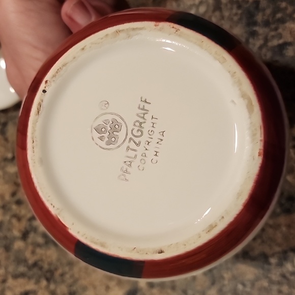 Pfaltzgraff Sugar Bowl And Lid, Snow Bear Design - Picture 5 of 6